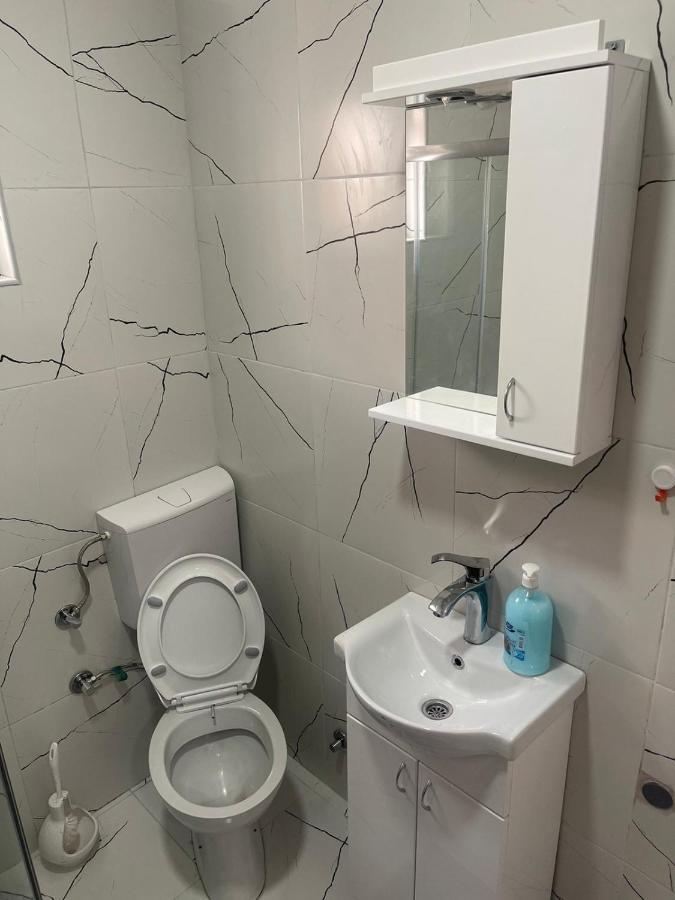 Aloha Apartment โนวีปาซาร์ ภายนอก รูปภาพ