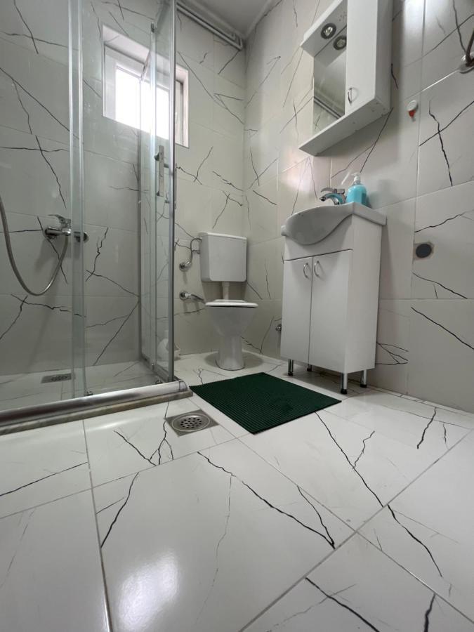 Aloha Apartment โนวีปาซาร์ ภายนอก รูปภาพ
