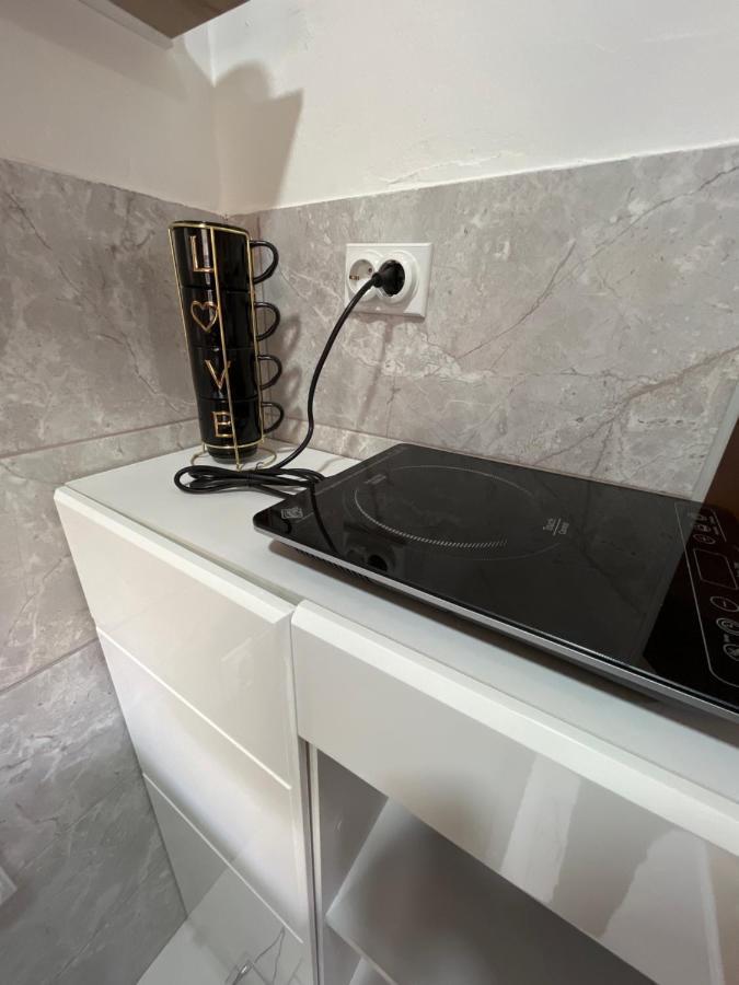 Aloha Apartment โนวีปาซาร์ ภายนอก รูปภาพ