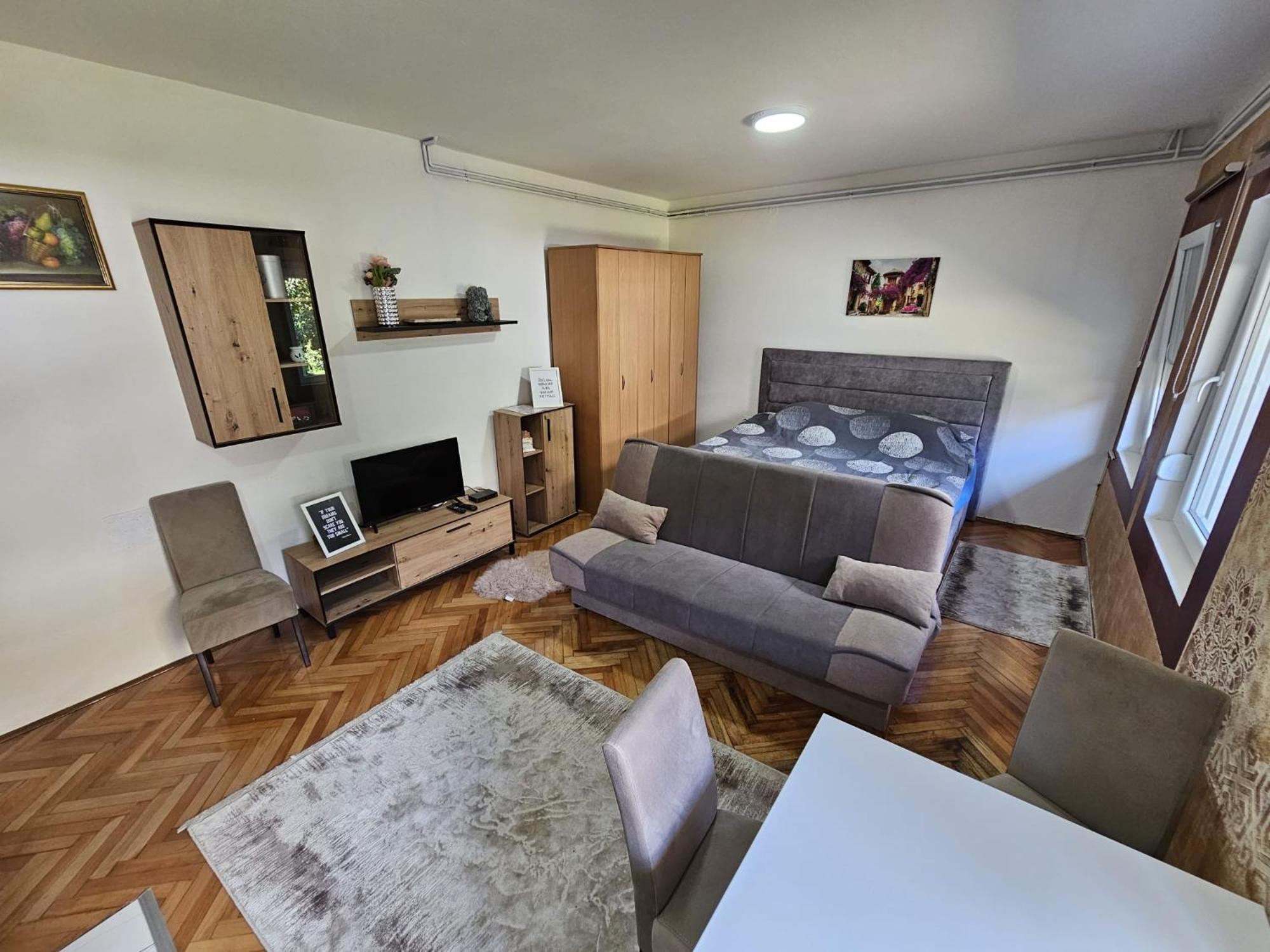 Aloha Apartment โนวีปาซาร์ ภายนอก รูปภาพ